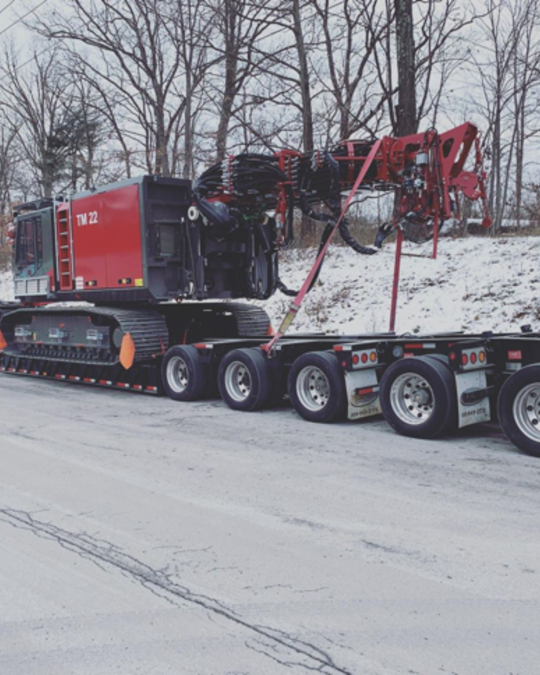 Crawler Transportation Solutions Step deck Freight Logistics by Seahorse Express. Heavy hauling, complex, and oversized cargo transport