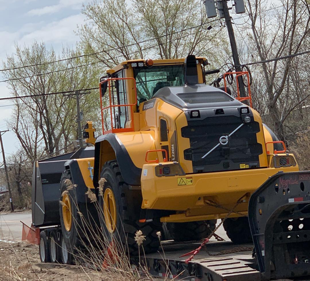 Heavy Machinery Hauling and Transportation Freight Logistics RGN Seahorse Express