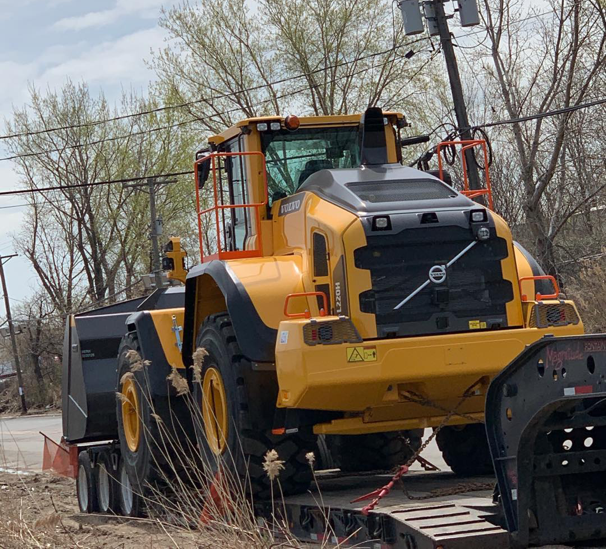 Heavy Machinery Hauling and Transportation Freight Logistics RGN Seahorse Express 